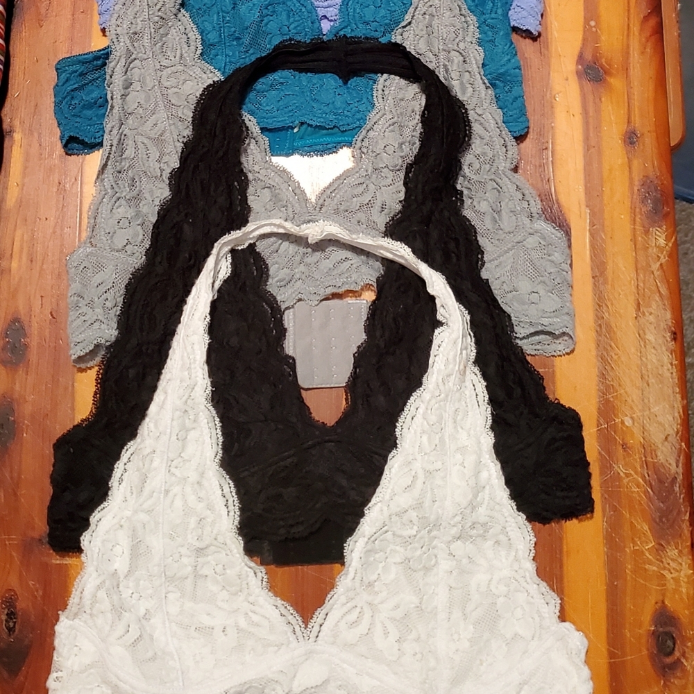8 Lace Bralettes
